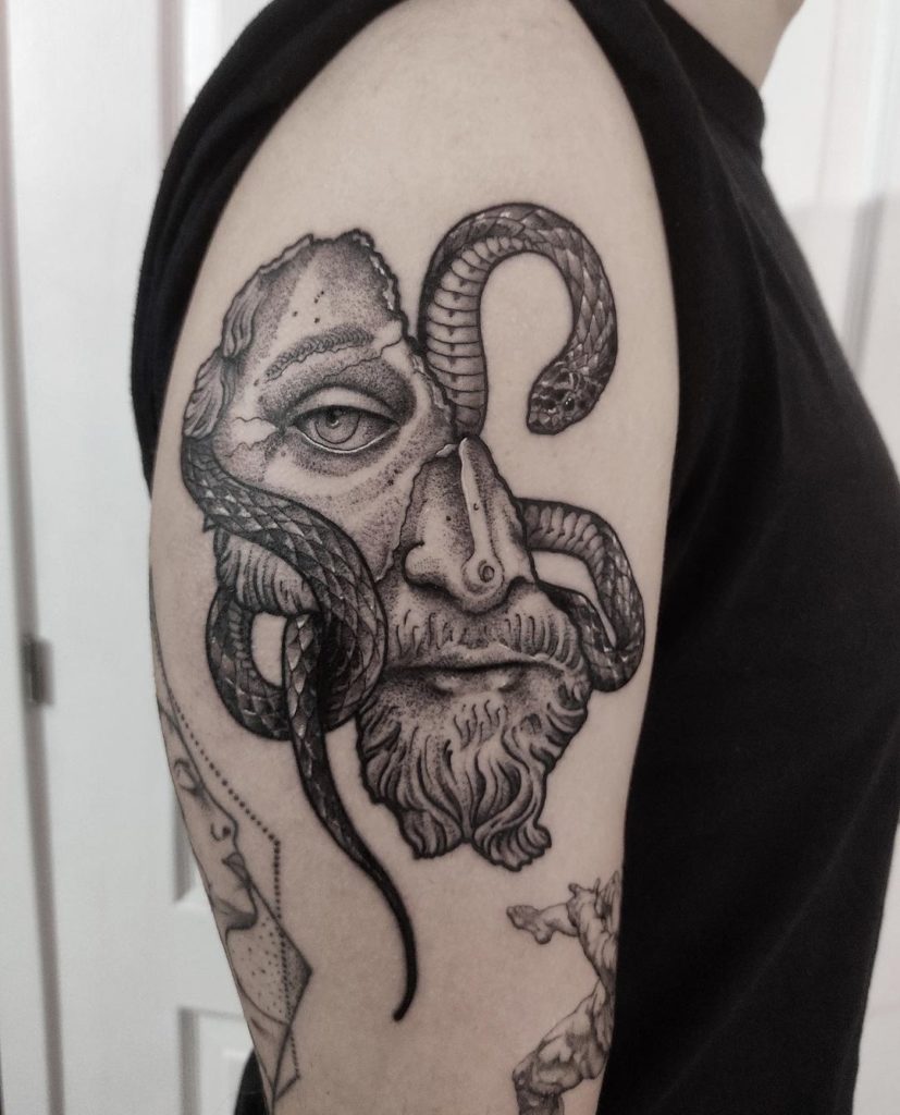 tatuaje serpiente hombro