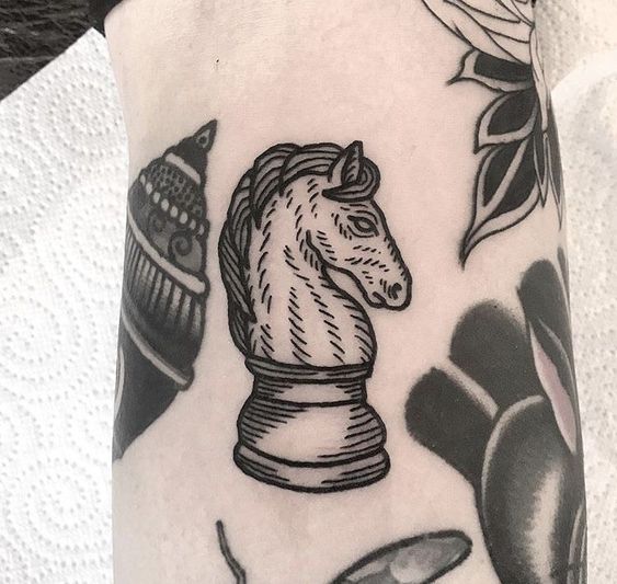tatuajes caballo ajedrez