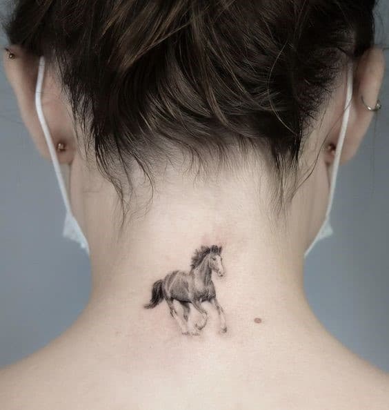 tatuajes caballo mujer