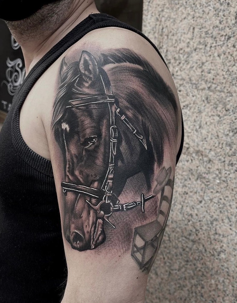 tatuajes caballo brazo