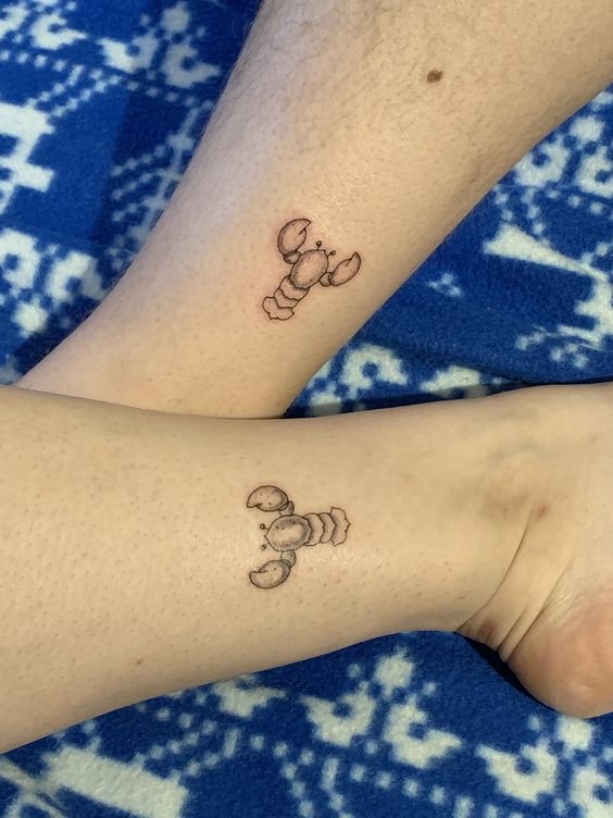 tatuajes hermanas minimalistas