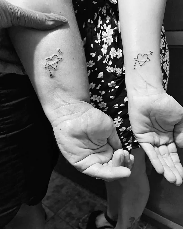 tatuajes madre e hija corazón