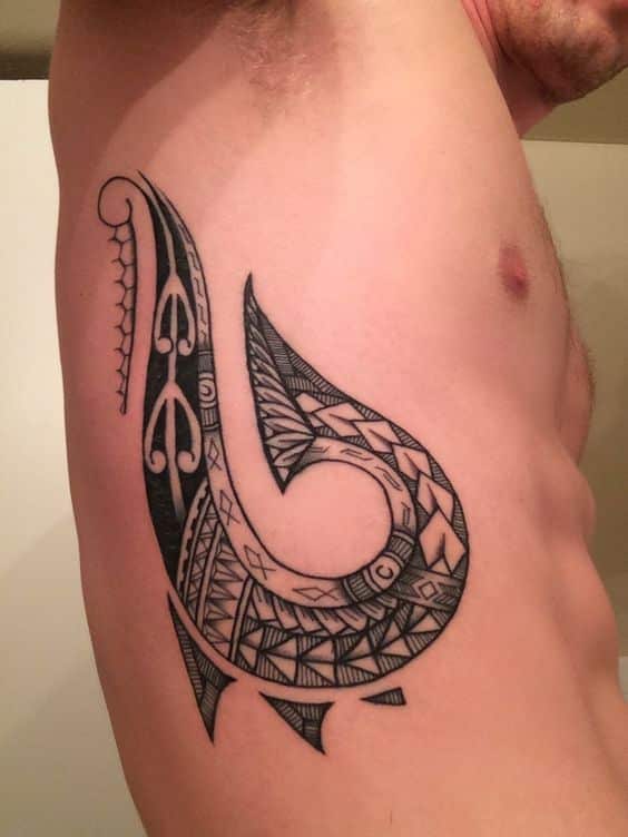 tatuajes maoríes anzuelo