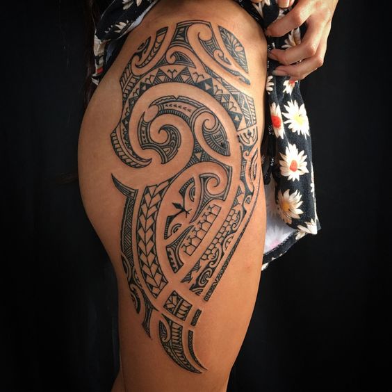 tatuajes maoríes pierna