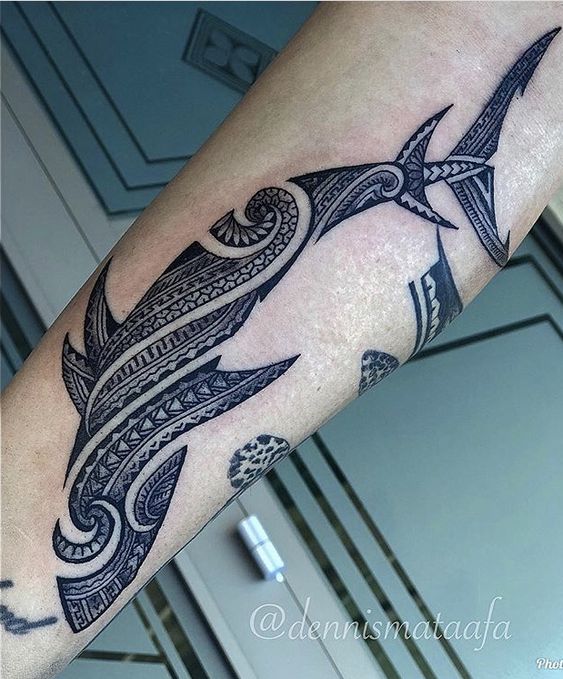 tatuajes maoríes tiburón