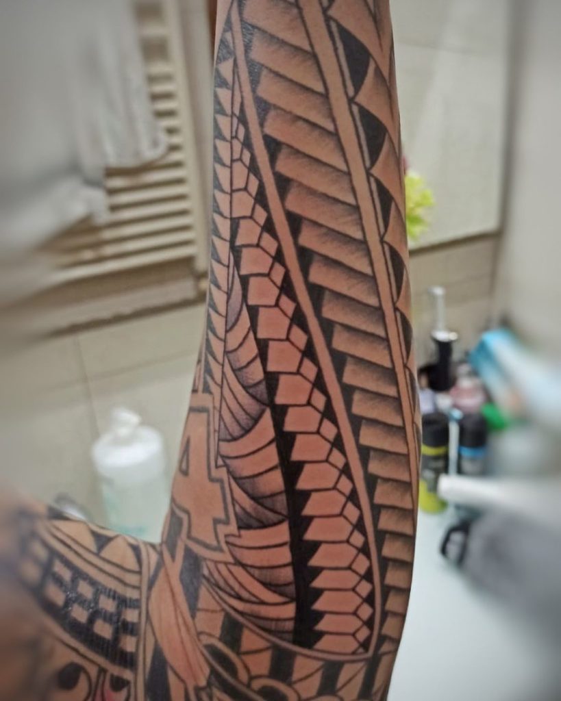 tatuajes maoríes antebrazo