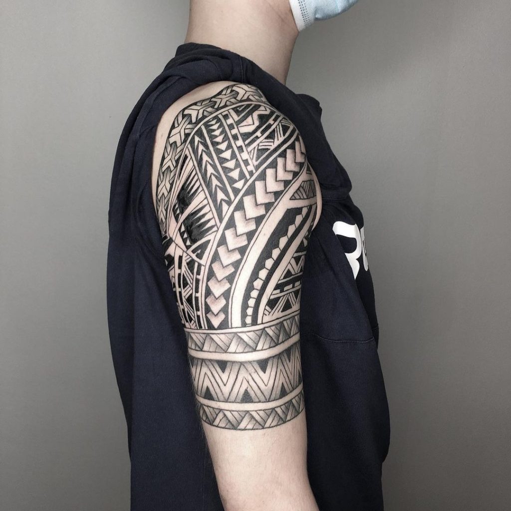 tatuaje tribal hombro