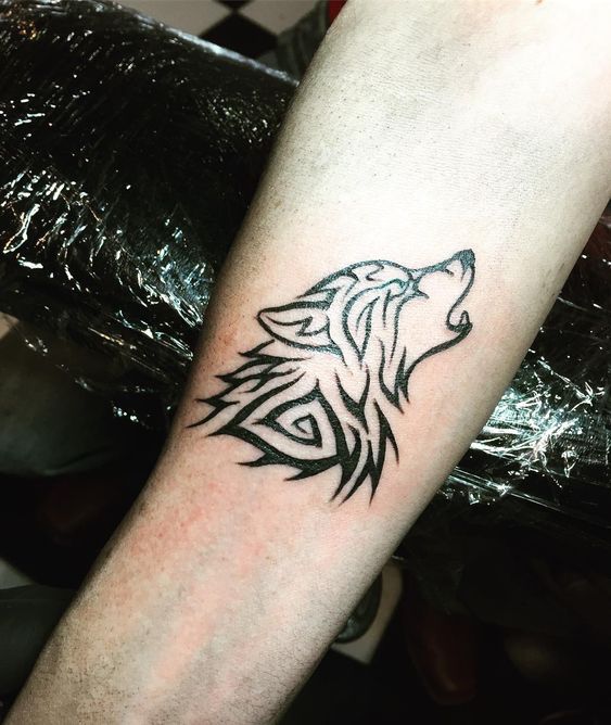tatuajes tribales lobo