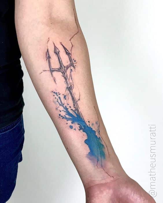 tatuaje tridente poseidón