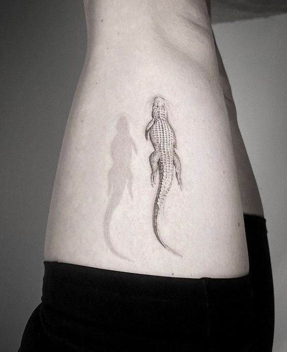 tatuaje cocodrilo microrealista