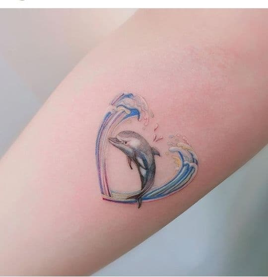 tatuaje delfín mujer