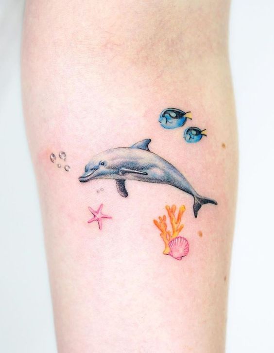 tatuaje delfín mujer