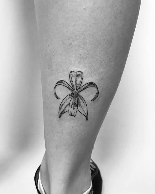 tatuaje flor de lis
