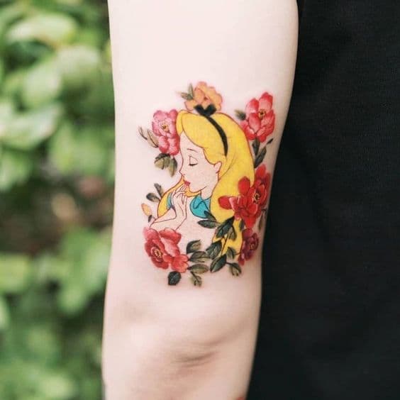 tatuajes alicia en el país de las maravillas color