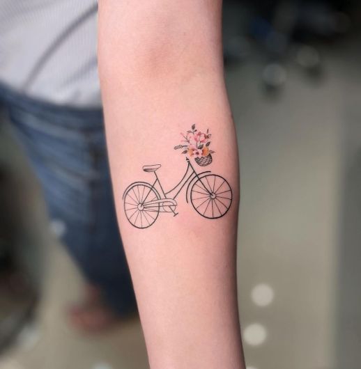 tatuajes bicicletas brazo