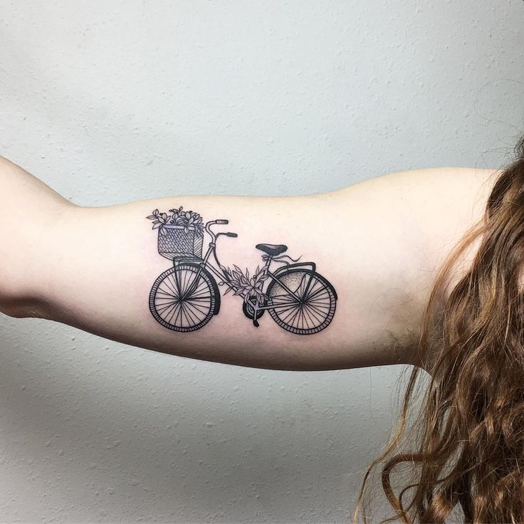 tatuajes bicicletas blackwork