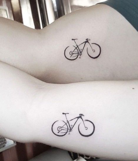 tatuajes bicicletas parejas