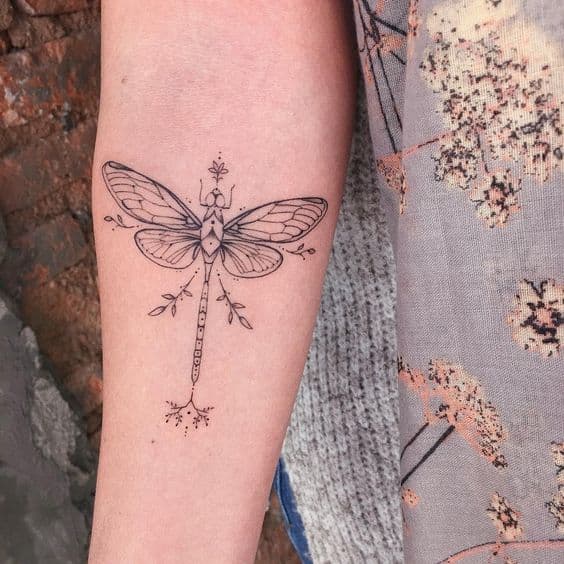 tatuajes de libélulas mandala