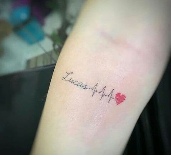 tatuajes latidos de corazón color