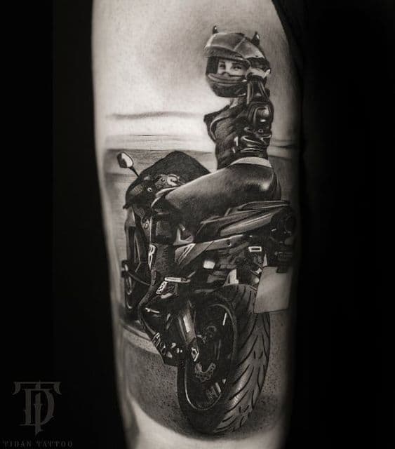 tatuaje moto con cambio de marchas