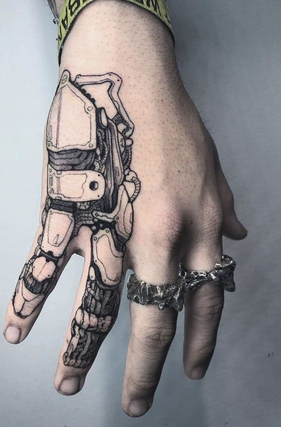 tatuajes biomecánicos mano