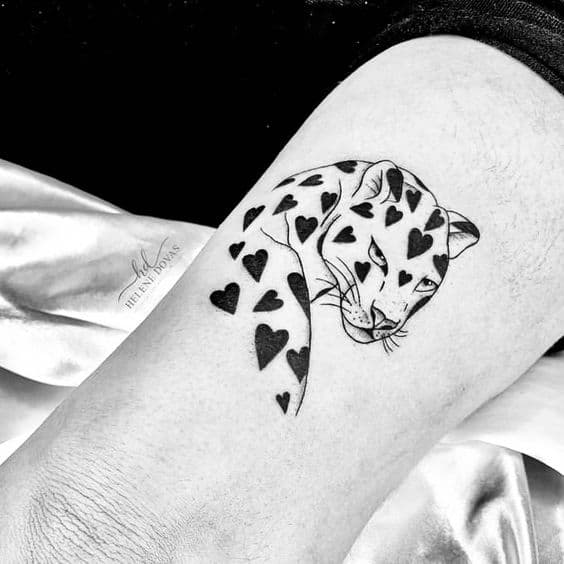 tatuajes leopardo minimalista