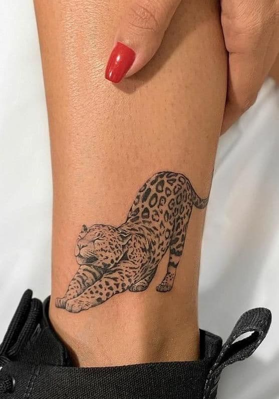 tatuajes leopardo microrealista